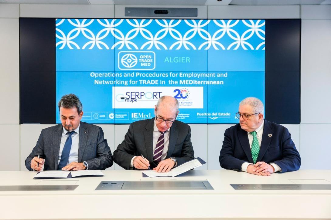 Le PDG du Groupe SERPORT signe un accord stratégique pour la modernisation des ports algériens